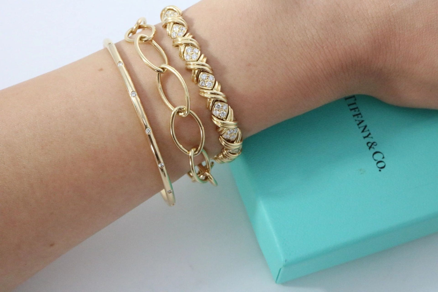 Tiffany & Co 18K Yellow Gold Marquise Oval Shape Link Charm Bracelet