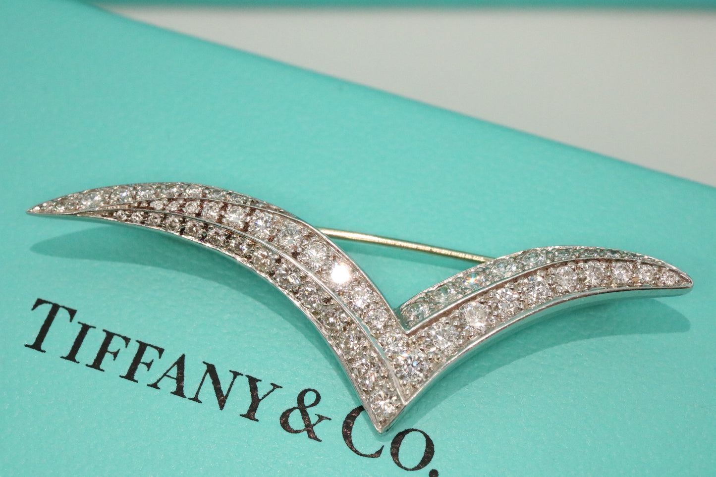 Tiffany & Co Platinum & Diamond Pin Brooch SEAGULL 1.40ct Large