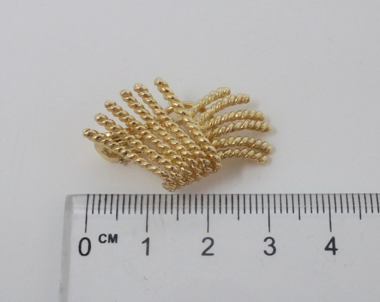 Tiffany and Co Shlumberger 18K Gold V Fan Rope Clip On Stud Earrings