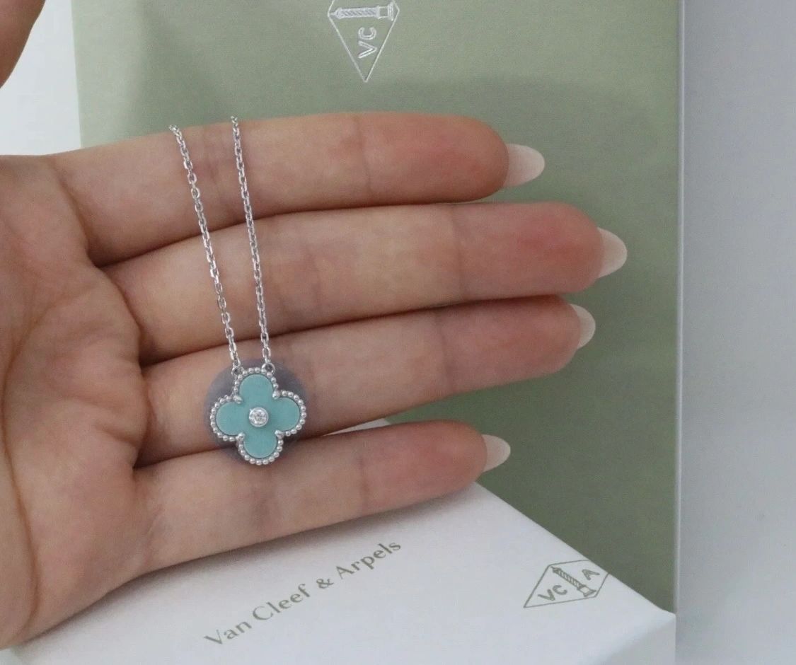 Van Cleef & Arpels 2022 Holiday Pendant Celadon Green Sèvres Alhambra Diamond