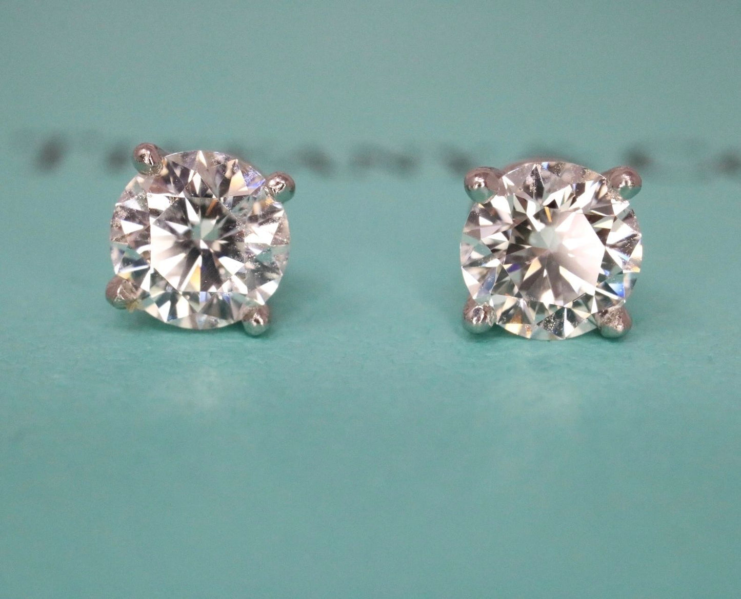 Tiffany & Co Platinum Round Brilliant Cut Diamond Stud Earrings 1.14ct VS1