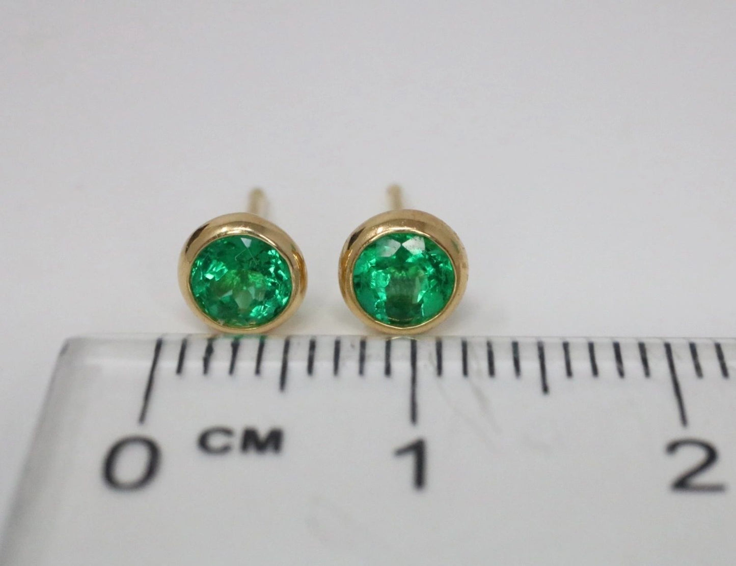 Tiffany & Co Elsa Peretti Emerald Stud Earrings .50ct 18k Gold