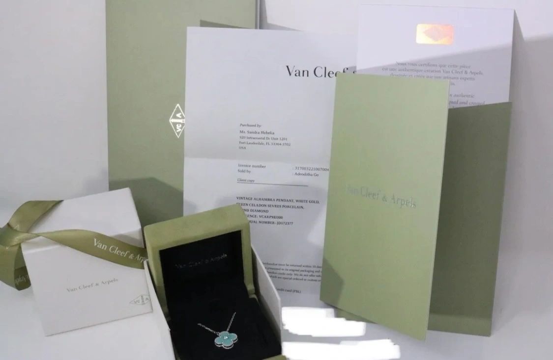 Van Cleef & Arpels 2022 Holiday Pendant Celadon Green Sèvres Alhambra Diamond