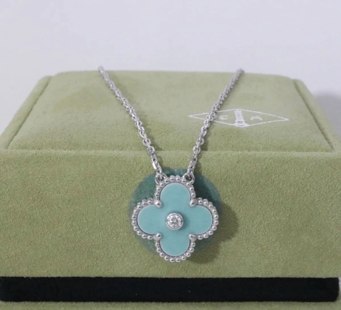 Van Cleef & Arpels 2022 Holiday Pendant Celadon Green Sèvres Alhambra Diamond