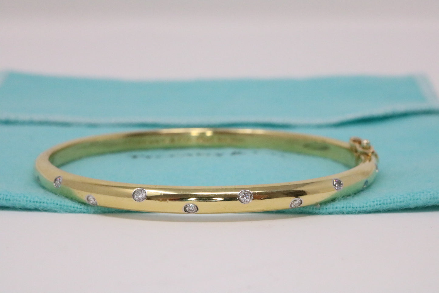 TIFFANY & Co 18k Gold Diamond Etoile Bangle Bracelet