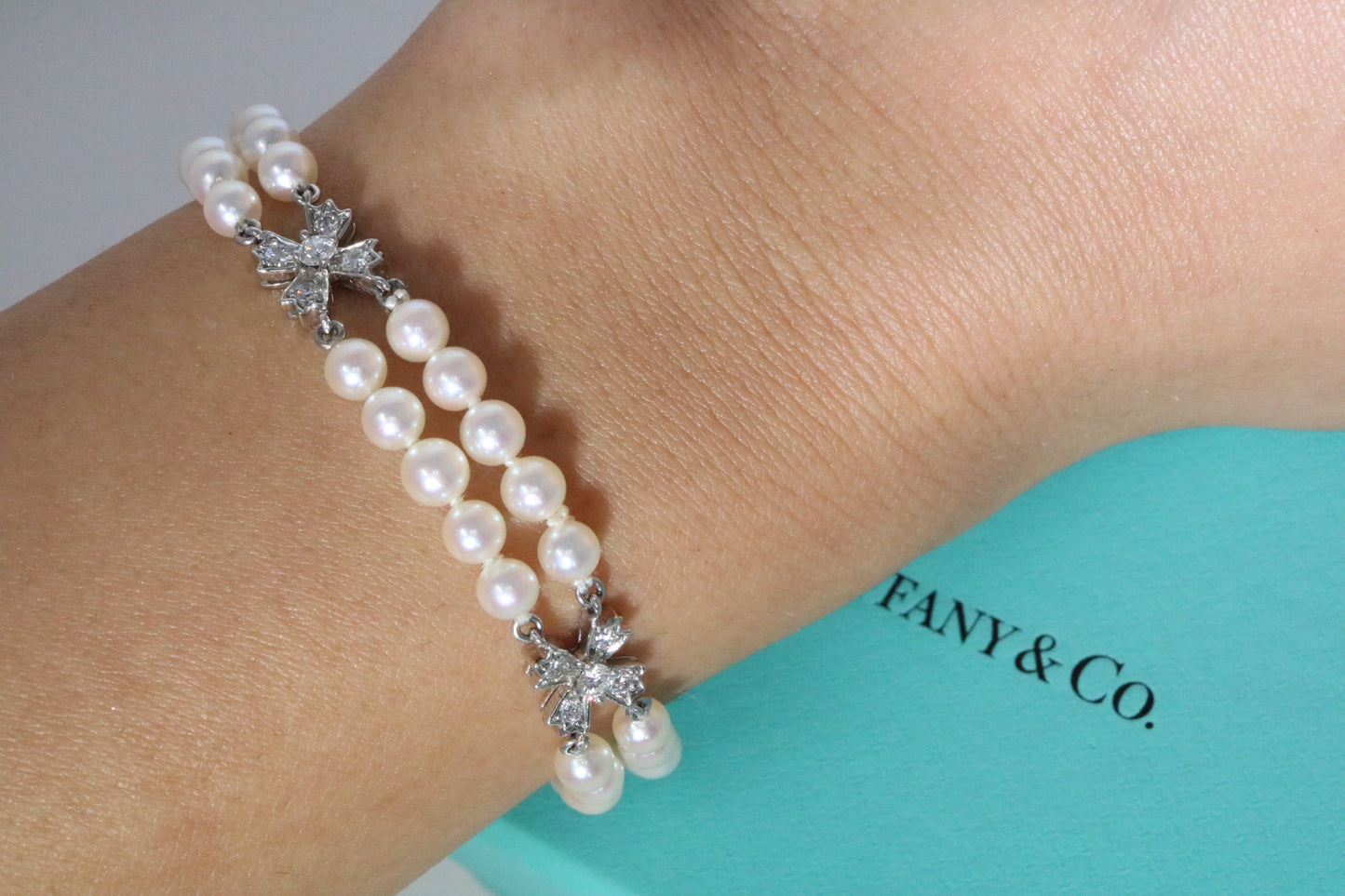 Tiffany & Co Platinum 1.00ctw Diamond and Pearl Floret Victoria Bracelet