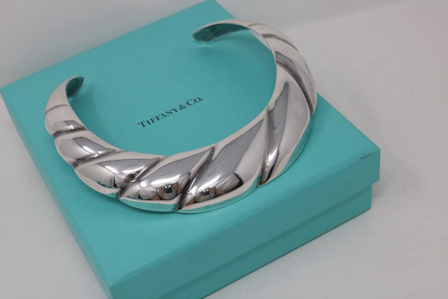 Tiffany & Co Sterling Silver Ribbed Collar Cuff Choker Necklace 925