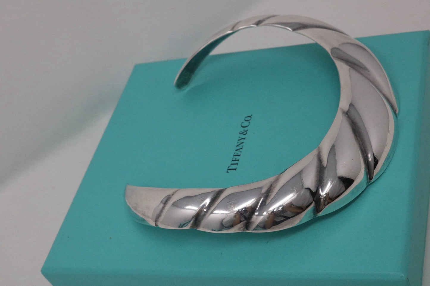 Tiffany & Co Sterling Silver Ribbed Collar Cuff Choker Necklace 925