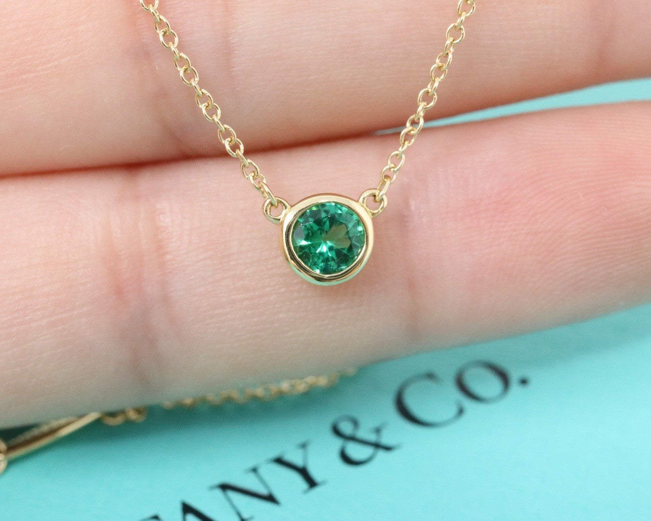 Tiffany & Co Elsa Peretti Emerald Color By The Yard 18k Yellow Gold Necklace