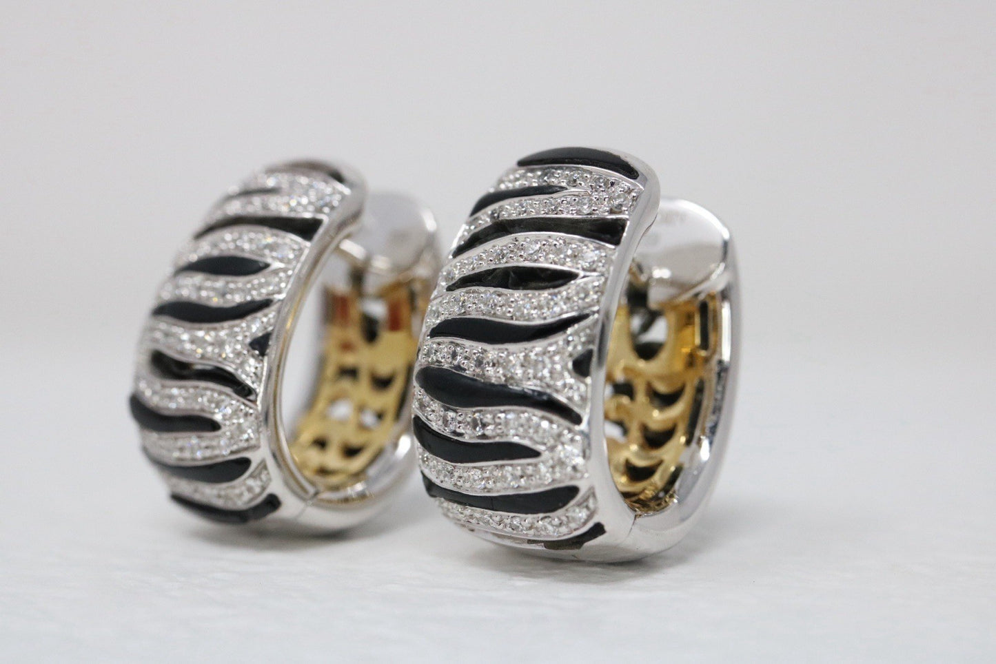 Roberto Coin Zebra 18K White Gold Diamond & Enamel Hoop Earrings