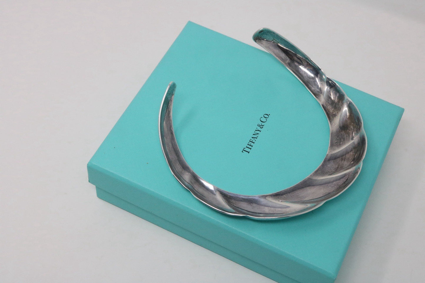 Tiffany & Co Sterling Silver Ribbed Collar Cuff Choker Necklace 925